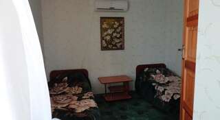 Гостиница Guest House Aqva Судак Двухместный номер с 2 отдельными кроватями и душем-2